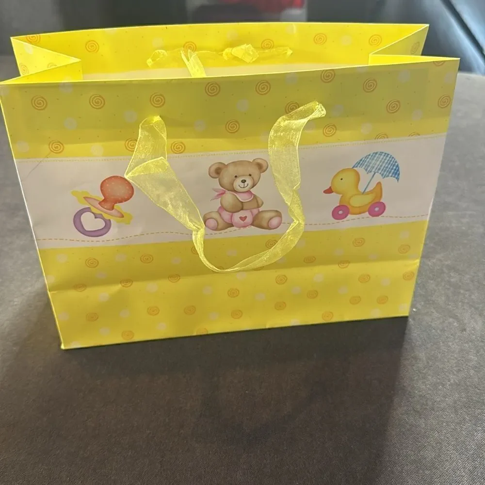 Baby Shower Gift Bags 12 Pack Ribbon Handles 3 Designs Yellow Pink Green NEW